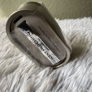 Scent switching Wallflowers Duo Plug in